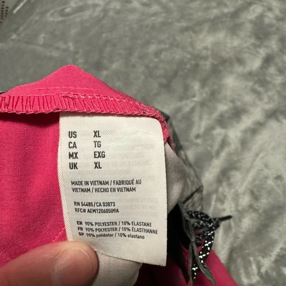 American Eagle Outfitters Pink and Gray Men Swim Hybrids - Picture 3 of 3